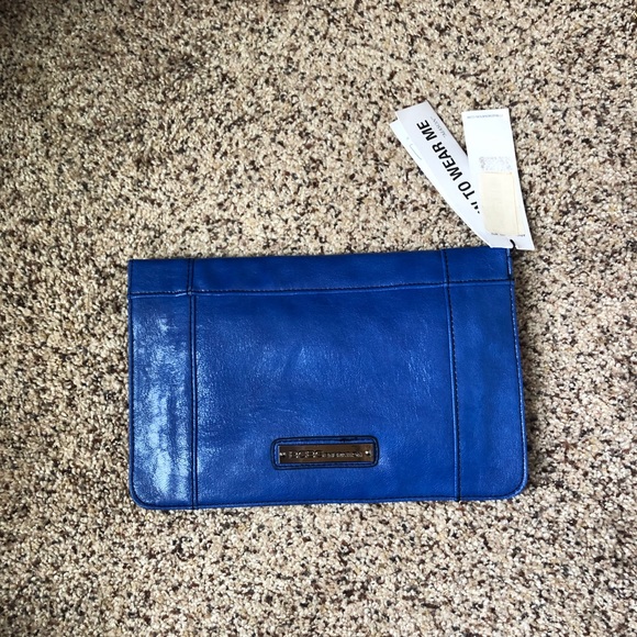 BCBGeneration clutch - Picture 4 of 7